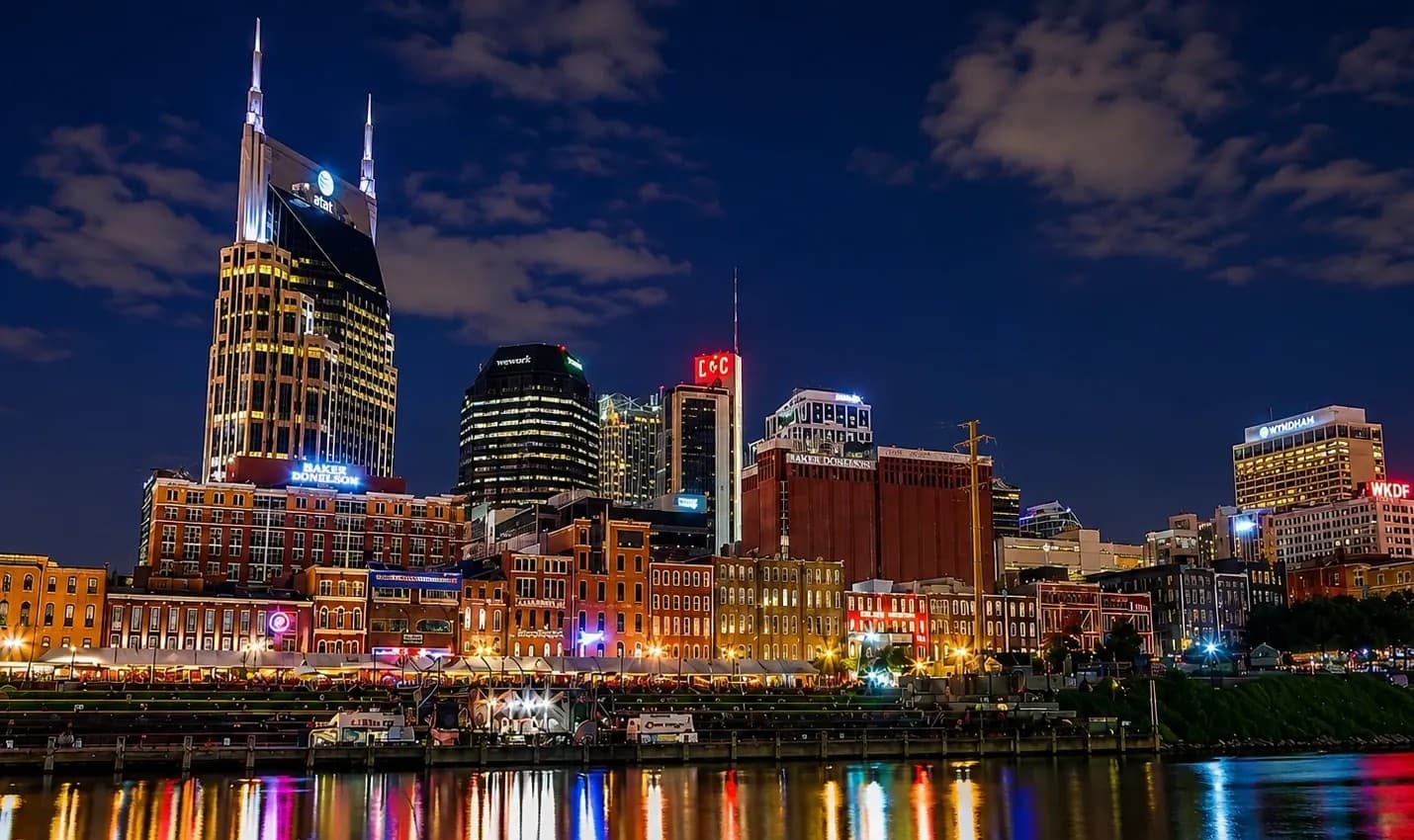 Nashville, TN skyline at dusk — Dave's Nashville Limo limousine and chauffeur service